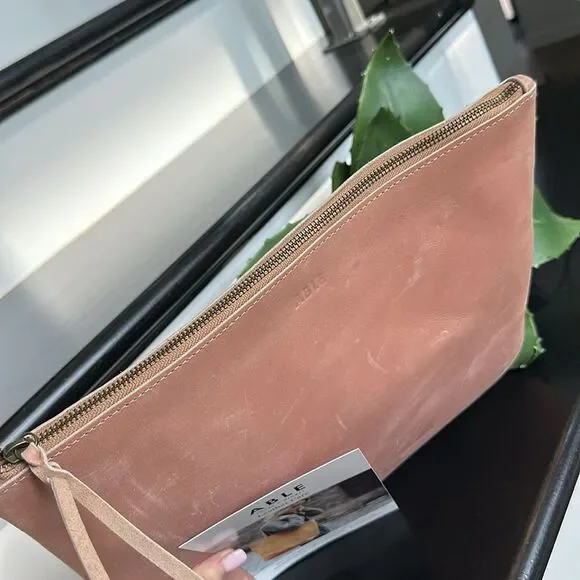 Able genuine leather pouch electronic business, luxe handbag purse, like new - Picture 4 of 9